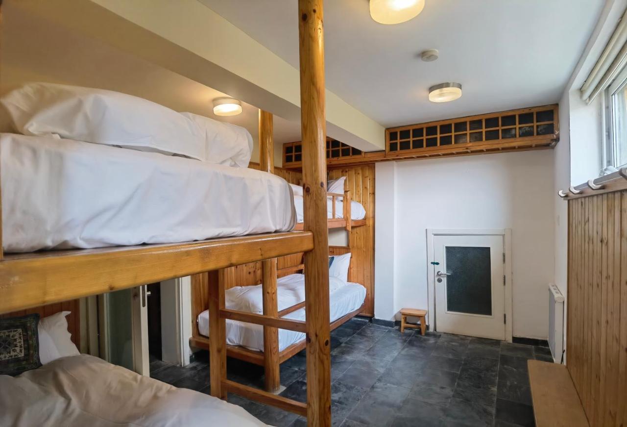 Brickyard Retreat At Mutianyu Great Wall Adjoin To Mutianyu Great Wall - Room With The View Of Great Wall - Free Chinese Massage Experience - Vehicle Shuttle Service - International Catering - Spa& Nail Beauty Facilities Huairou Exterior photo