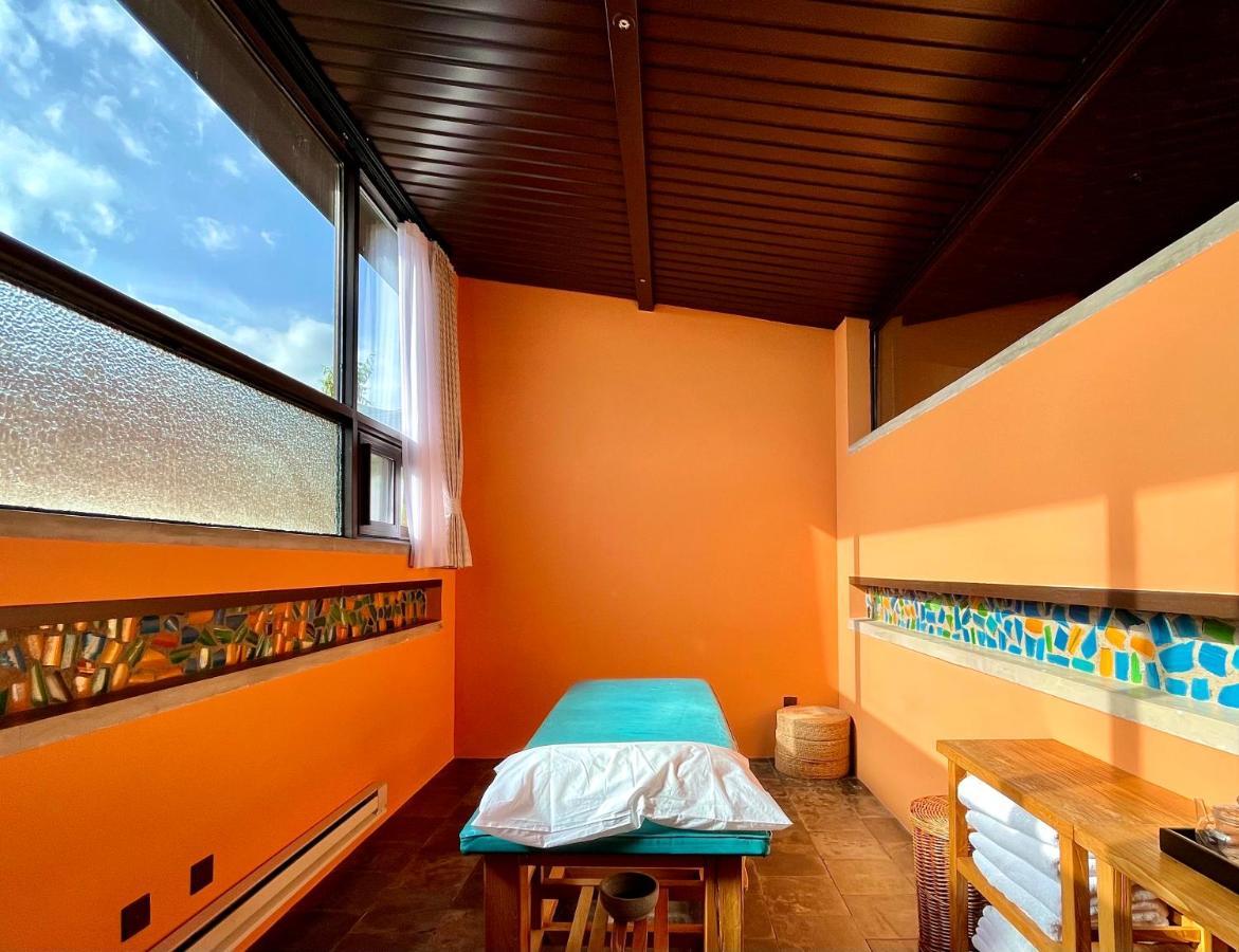 Brickyard Retreat At Mutianyu Great Wall Adjoin To Mutianyu Great Wall - Room With The View Of Great Wall - Free Chinese Massage Experience - Vehicle Shuttle Service - International Catering - Spa& Nail Beauty Facilities Huairou Exterior photo