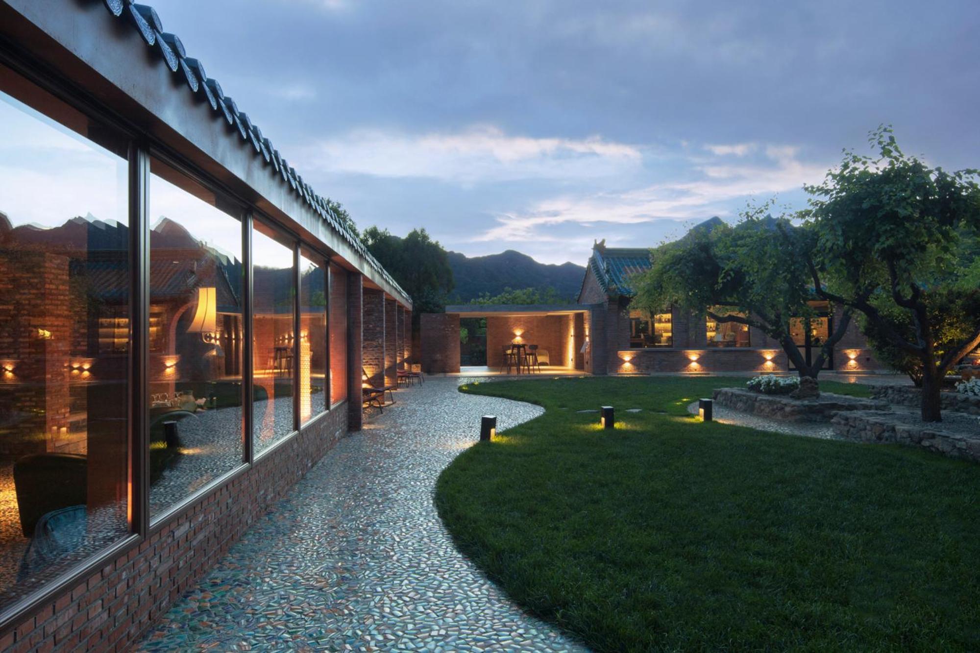 Brickyard Retreat At Mutianyu Great Wall Adjoin To Mutianyu Great Wall - Room With The View Of Great Wall - Free Chinese Massage Experience - Vehicle Shuttle Service - International Catering - Spa& Nail Beauty Facilities Huairou Exterior photo