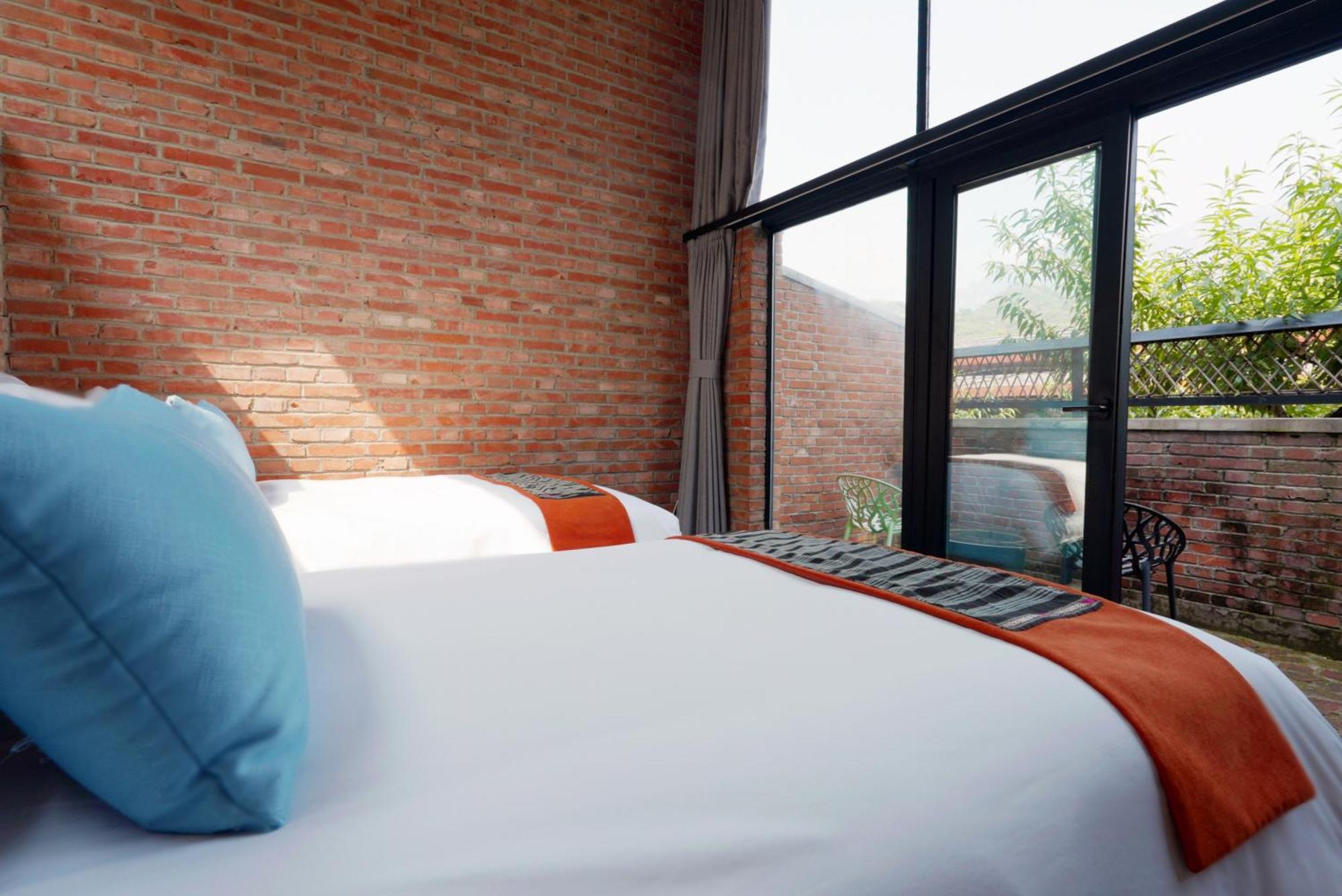 Brickyard Retreat At Mutianyu Great Wall Adjoin To Mutianyu Great Wall - Room With The View Of Great Wall - Free Chinese Massage Experience - Vehicle Shuttle Service - International Catering - Spa& Nail Beauty Facilities Huairou Exterior photo