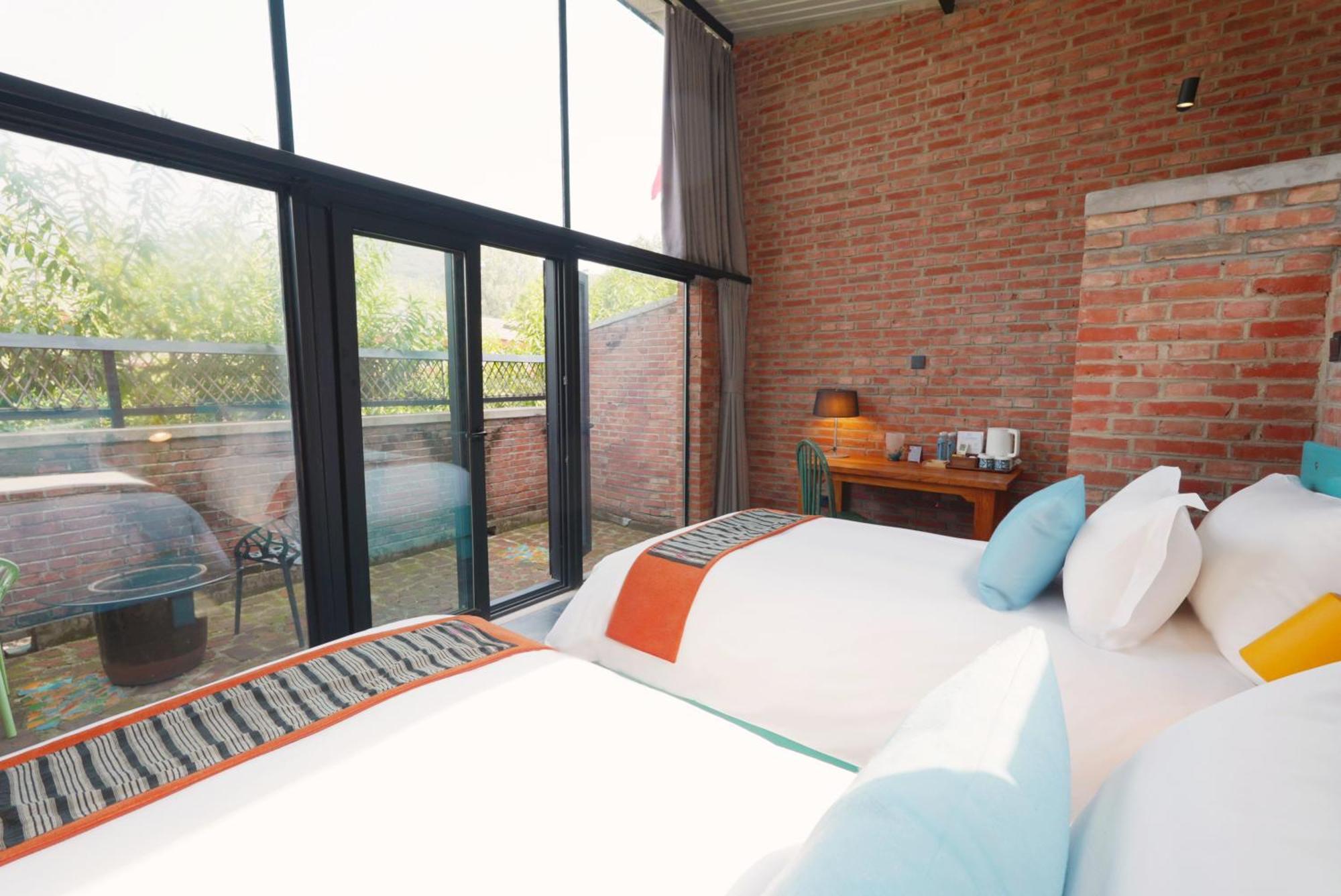 Brickyard Retreat At Mutianyu Great Wall Adjoin To Mutianyu Great Wall - Room With The View Of Great Wall - Free Chinese Massage Experience - Vehicle Shuttle Service - International Catering - Spa& Nail Beauty Facilities Huairou Exterior photo