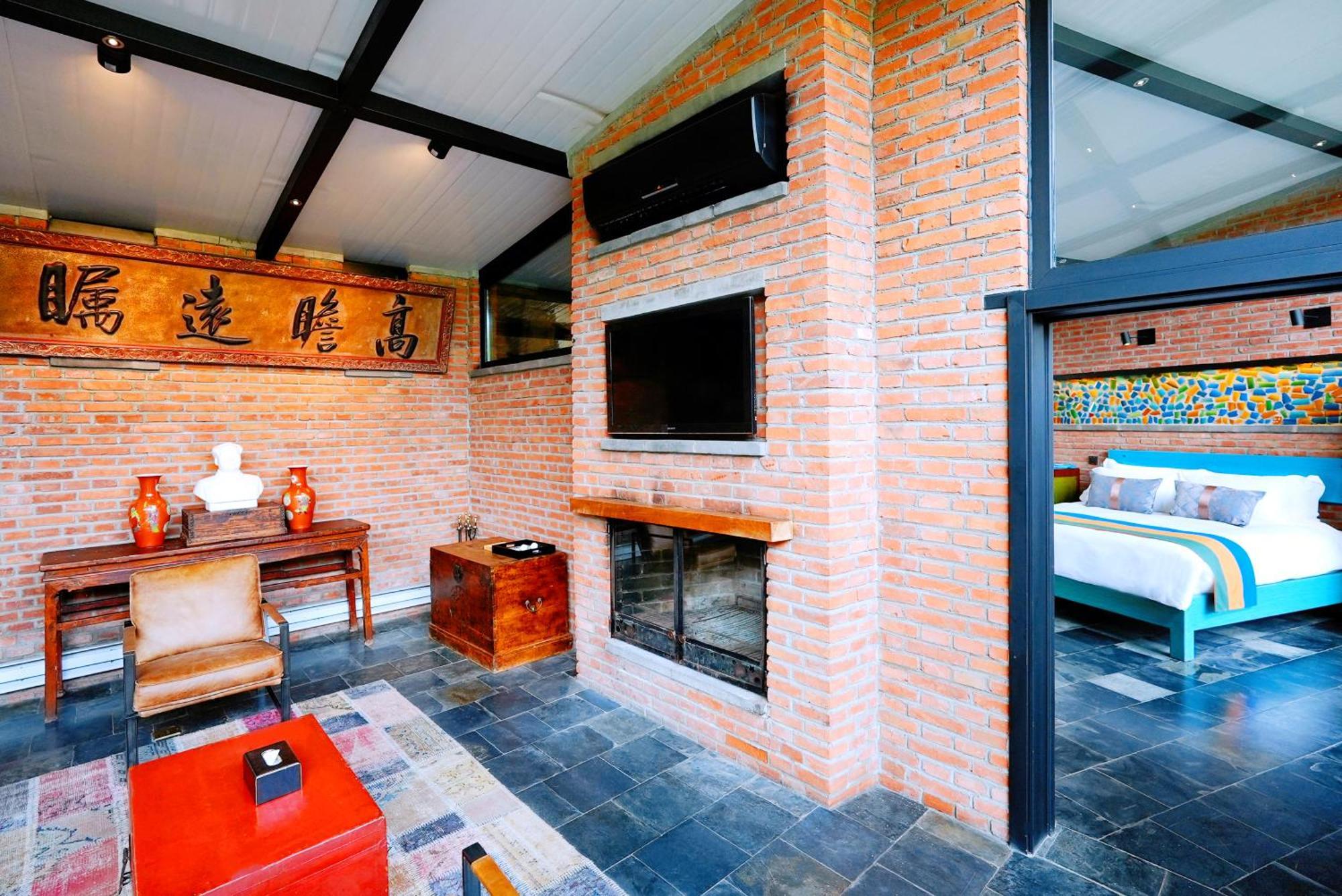Brickyard Retreat At Mutianyu Great Wall Adjoin To Mutianyu Great Wall - Room With The View Of Great Wall - Free Chinese Massage Experience - Vehicle Shuttle Service - International Catering - Spa& Nail Beauty Facilities Huairou Exterior photo
